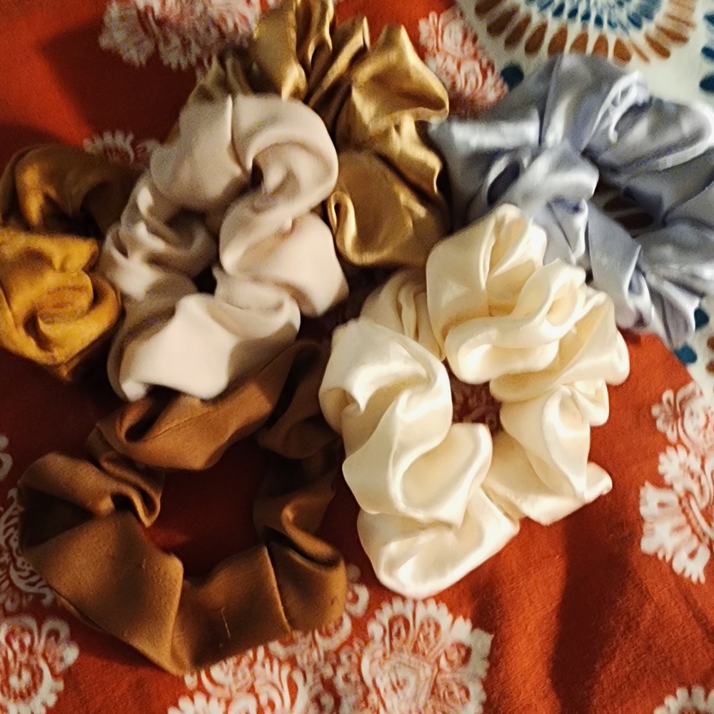 Assorted Hair Accessories Set - Picture 9 of 12